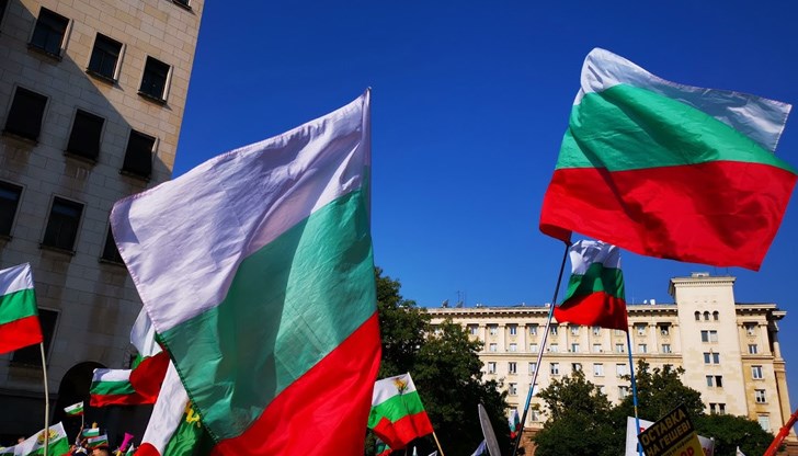 Ние с вас трябва да спрем да се занимаваме с безсмисления спор „кой от нас е пуснал този вятър?". Вместо това можем да му помагаме Ние с вас трябва да спрем да се занимаваме с безсмисления спор „кой от нас е пуснал този вятър?". Вместо това можем да му помагаме