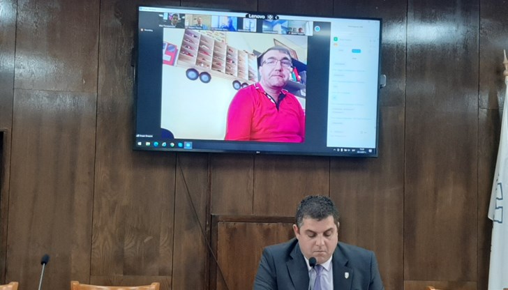 Хората с увреждания имат затруднен достъп в русенските училища, стана ясно на днешното заседание на Общинския съвет