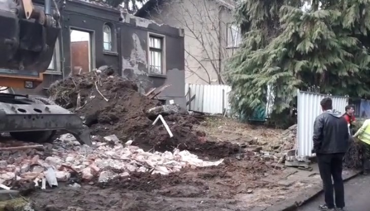 Според Министерство на културата сградата „…не притежава статут на недвижима културна ценност" Според Министерство на културата сградата „…не притежава статут на недвижима културна ценност"