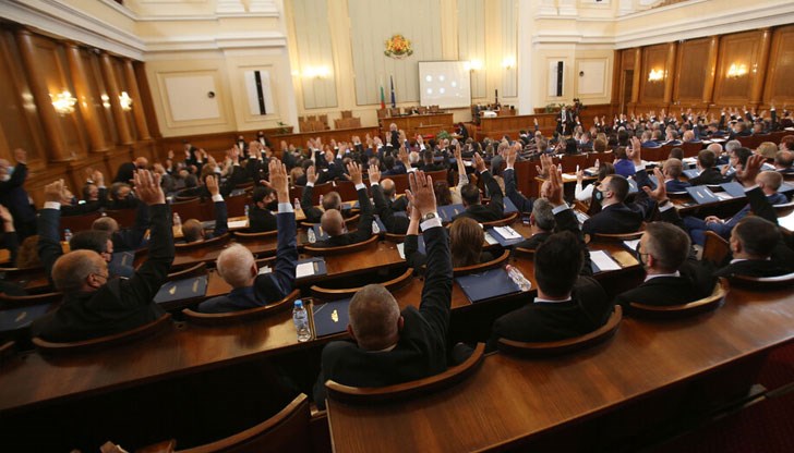 Манолова: Разпускането на НОЩ е наказателна акция на Борисов спрямо българите