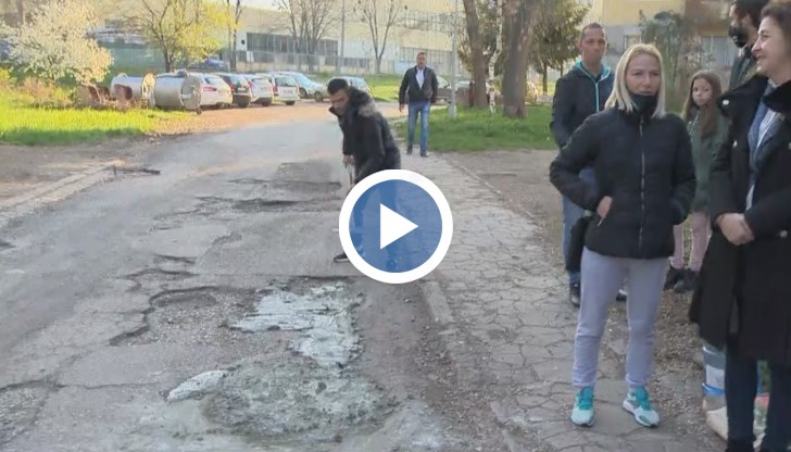 Хората от квартал "Ботунец"  коментираха, че улиците не се ремонтират, а данъкът за автомобилите се увеличава