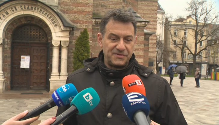 Един от най-близките му приятели е Камен Воденичаров, с когото са заедно още от студентското предаване Ку-Ку Един от най-близките му приятели е Камен Воденичаров, с когото са заедно още от студентското предаване Ку-Ку