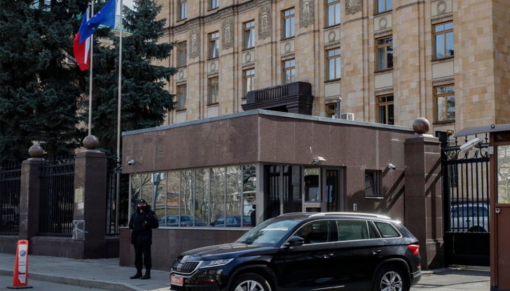 Скандалът ще се развива в близките часове, прогнозира журналистът