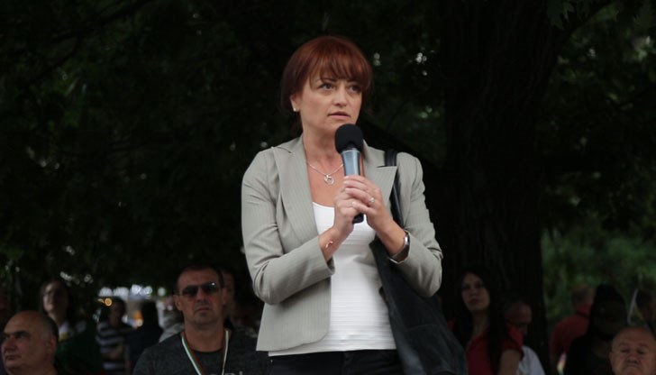 Притеснява ли се министърът в оставка, че няма да може да заблуди тези експерти с изпразнено от законови основания и логика говорене? Притеснява ли се министърът в оставка, че няма да може да заблуди тези експерти с изпразнено от законови основания и логика говорене?