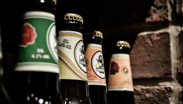 Бирата е иззета, а на водача ще бъде съставен акт за нарушаване на акцизното законодателство Бирата е иззета, а на водача ще бъде съставен акт за нарушаване на акцизното законодателство