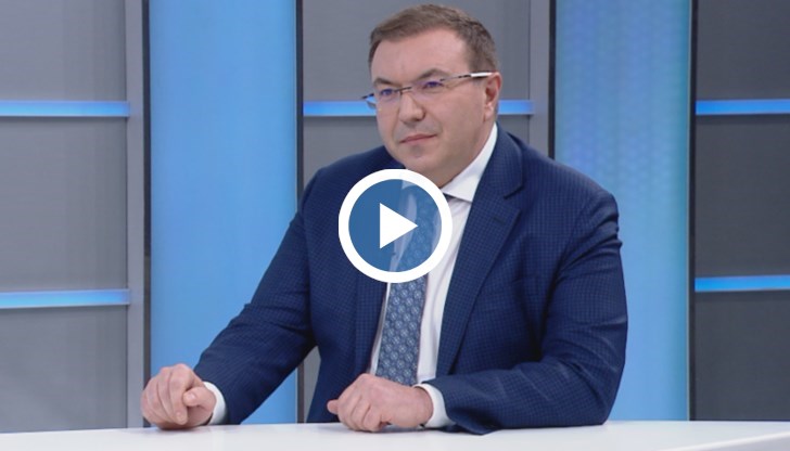 Водим с едни гърди в надбягването с коронавируса. Това за мен е професионална гордост