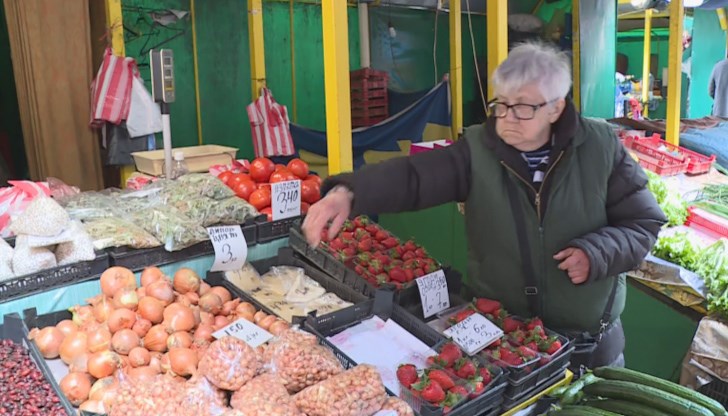 Не са малко и хората, които са принудени да работят, за да си помогнат финансово Не са малко и хората, които са принудени да работят, за да си помогнат финансово