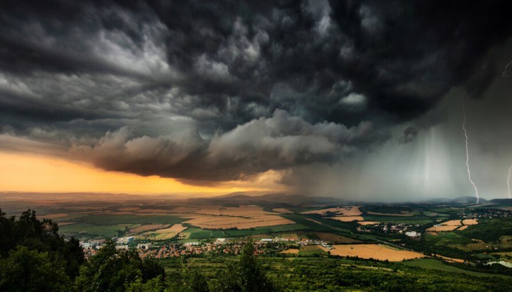 В следващите 2 седмици ще отбележим началото на активния сезон на градушките В следващите 2 седмици ще отбележим началото на активния сезон на градушките