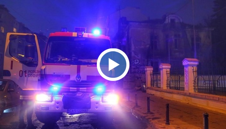 Пострадал огнеборец е откаран в "Пирогов"