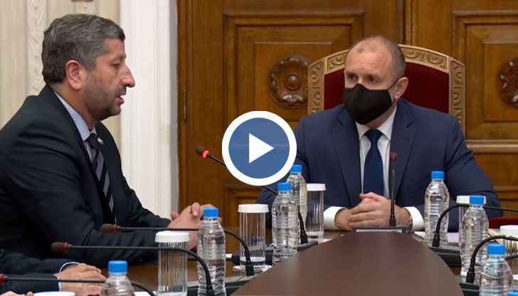 България е изправена пред три кризи