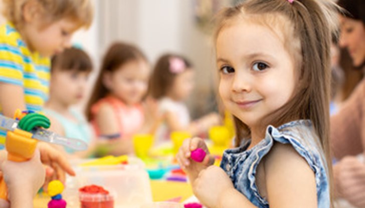 Общо 86 фирми и 19 институции от централната и местната власт ще създадат детски кътове на работното място Общо 86 фирми и 19 институции от централната и местната власт ще създадат детски кътове на работното място