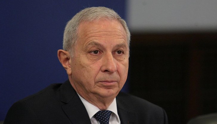 "В новия парламент видяхме много крайни изказвания и обиди", отбеляза бившият председател на НС