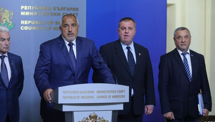 Затрудненията за политическата система в момента са големи, но в този парламент, а надявам се и в следващите, вече няма да има депутати, които са спуснати там, за да натискат копчето от името на шефа