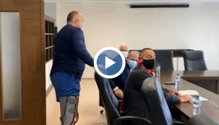 Тече монолог на премиера в оставка