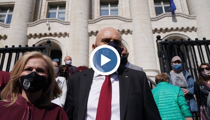 „Върховенството на правото е в опасност“: Прокурори протестират в цялата страна