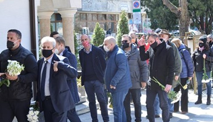 Журналистът почина във вторник от сърдечна недостатъчност Журналистът почина във вторник от сърдечна недостатъчност