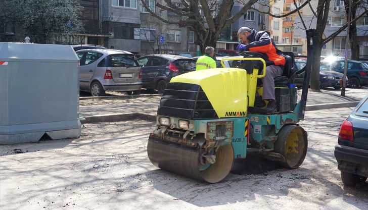Изграждат нови паркоместа в квартал "Дружба"