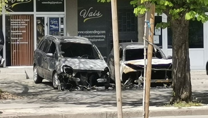 Пламъците са засегнали и още един автомобил