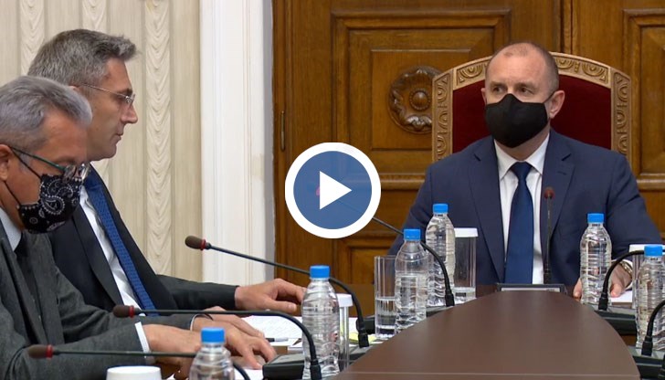 Бихме подкрепили правителство на трите нови партии, заяви Мустафа Карадайъ по време на консултациите с президента