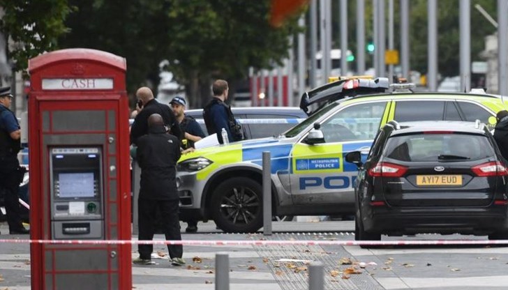 Заключението на експерта е, че убийството в южния лондонски квартал Ню Молдън е извършено по начин, по който да изглежда като самоубийство Заключението на експерта е, че убийството в южния лондонски квартал Ню Молдън е извършено по начин, по който да изглежда като самоубийство