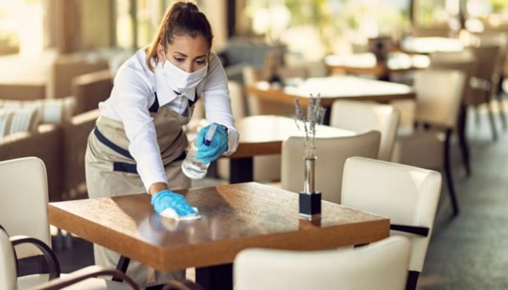 Туристическият бранш очаква до края на май персоналът в сектора да бъде ваксиниран Туристическият бранш очаква до края на май персоналът в сектора да бъде ваксиниран