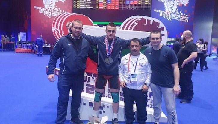 17-годишен донесе на България шести медал от европейското по вдигане на тежести