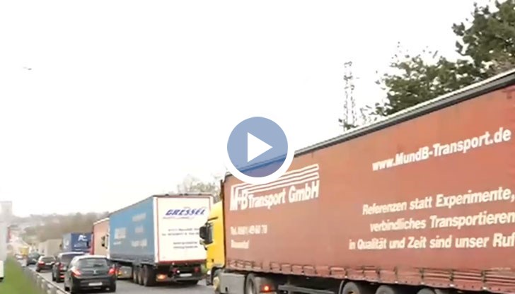 Камионите са спрели и в двете платна, което затруднява движението по пътя Русе - Силистра