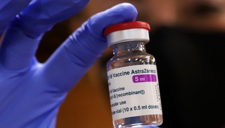 Експерти подозират, че рискът, който е извънредно малък, се отнася предимно до по-млади хора и до жени Експерти подозират, че рискът, който е извънредно малък, се отнася предимно до по-млади хора и до жени