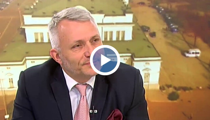 "Видяхте първите изследвания – над 60% от българите очакват да бъде съставено правителство именно от трите опозиционни партии”, каза Хаджигенов