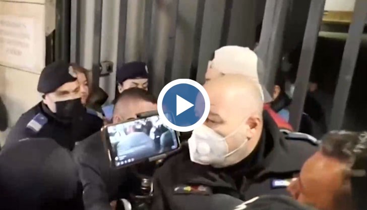 Властите взели решение да преобразуват клиника в COVID-болница