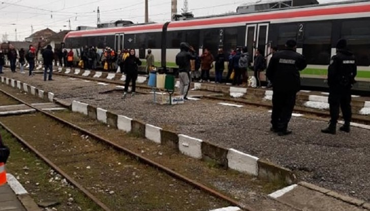 Истински екшън се е разиграл вчера следобед в пътническия влак София - Пловдив