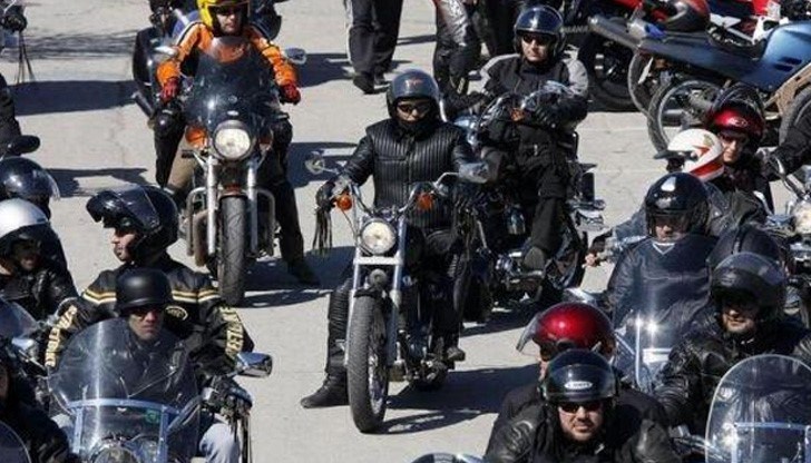 Всички мотористи, фенове и любители на двуколесни моторни превозни средства са добре дошли на паркинга на Mall – Rousse