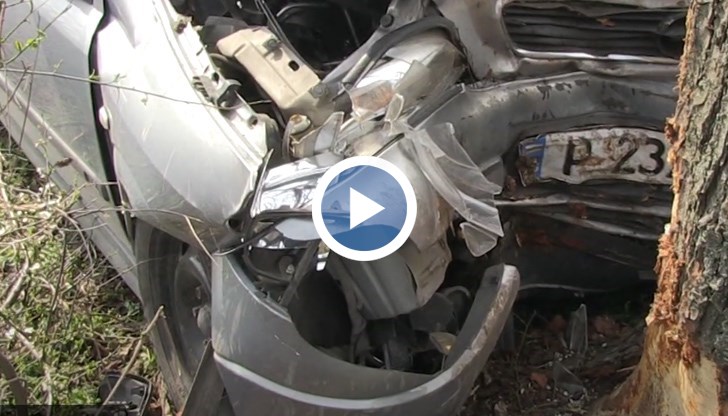 За късмет на шофьора зад него се е движил екип на Спешна помощ, който веднага е реагирал