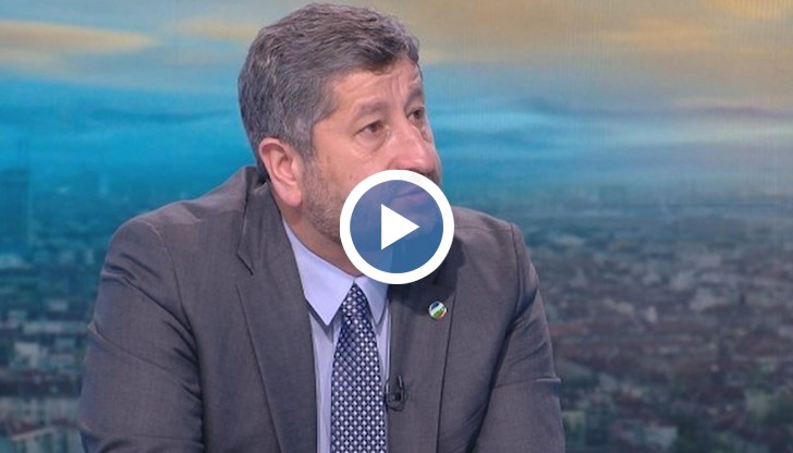 Борисов опитва да става Доган, вади Даниел Митов като един сламен човек