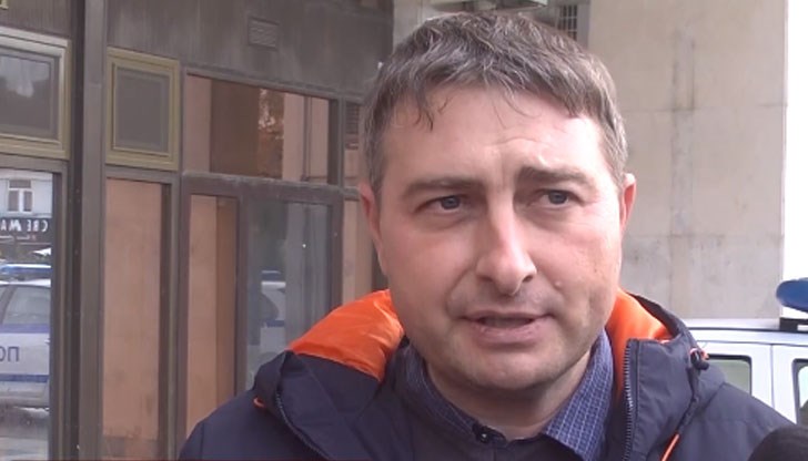 Сменя го Анелия Петрова