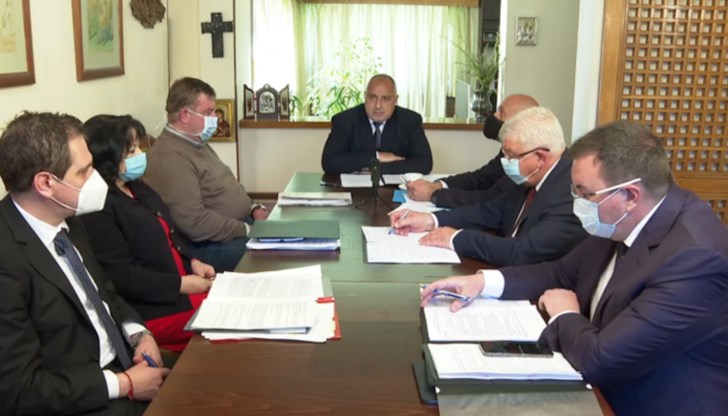 Тази сутрин имахме почти един час разговори с ЕК, последният вариант е изпратен на 20 април, обясни Дончев Тази сутрин имахме почти един час разговори с ЕК, последният вариант е изпратен на 20 април, обясни Дончев