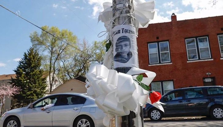 Напрежението в Чикаго и в цялата страна се засилва заради действията на полицията Напрежението в Чикаго и в цялата страна се засилва заради действията на полицията