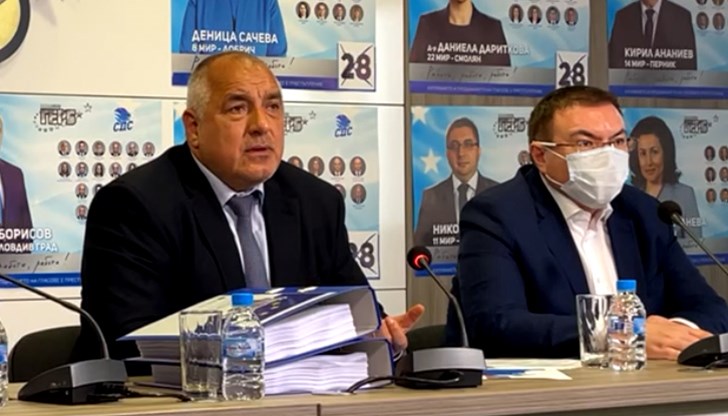 Министър-председателят в оставка искаше да покаже публично, че той няма притеснения, да му се задават въпроси (след като цяла кампания не даде нито едно интервю) Министър-председателят в оставка искаше да покаже публично, че той няма притеснения, да му се задават въпроси (след като цяла кампания не даде нито едно интервю)