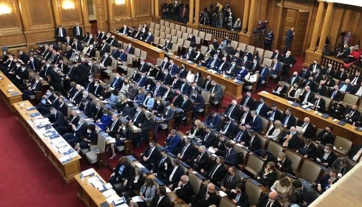 Край с с опитомения, сив и безличен парламент от епохата на политическия заник на Борисов