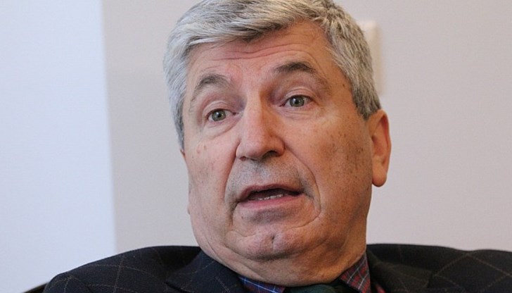 Те си мислят, че като пускат данни за хиляди заразени и стотици починали от КОВИД 19 народът ще си остане в къщи?! Наивници... Те си мислят, че като пускат данни за хиляди заразени и стотици починали от КОВИД 19 народът ще си остане в къщи?! Наивници...