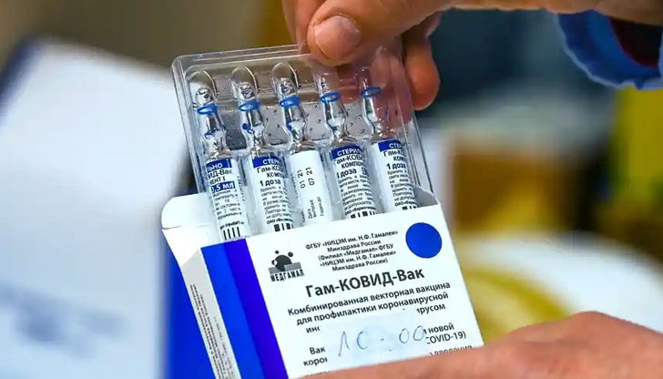 Цената включва двете пътувания със самолет през три седмици, самата ваксинация и нощувките в хотел с включена закуска Цената включва двете пътувания със самолет през три седмици, самата ваксинация и нощувките в хотел с включена закуска