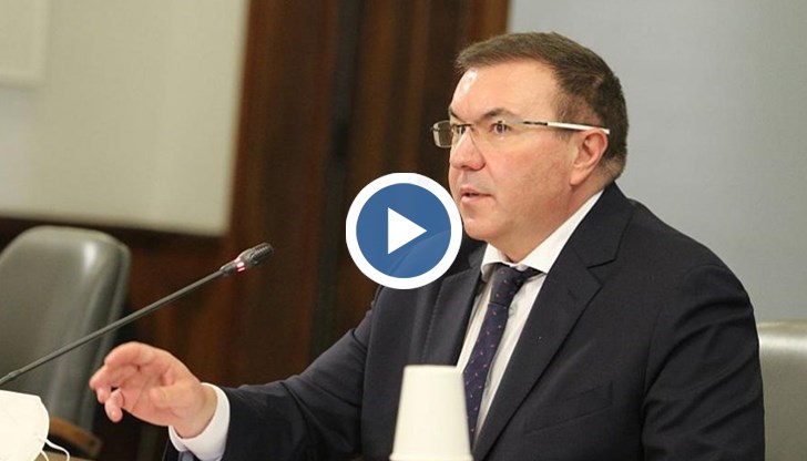 Здравният министър: Отчитаме първи крачки от края на третата вълна
