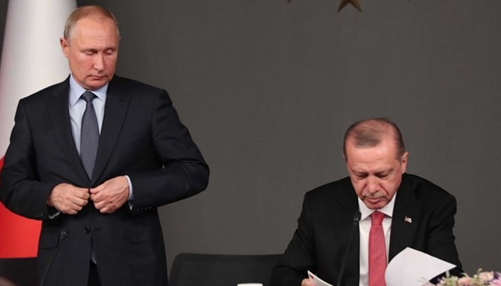 Русия ще спре полетите до Турция поне до 1 юни заради повишената заболеваемост там
