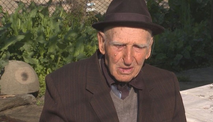 През всичките 105-години Стойчо Стоев е напускал родната Нова Загора само през войната, когато отива на фронта като картечар и едва не загива