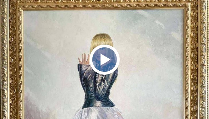 Певческата й кариера започва през 1961 година