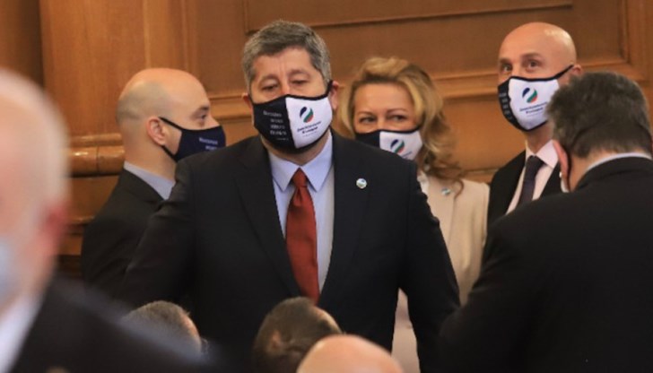 От ГЕРБ ще го изтикат напред като параванче, зад което да се скрият и да се надяват да продължават както сега