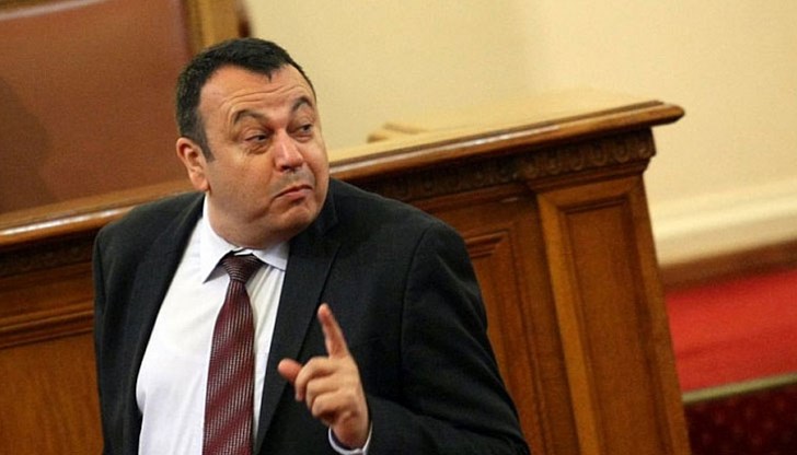 Според него е редно агитацията да се разшири и в другите държави