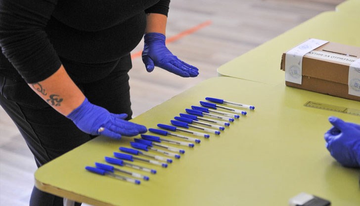 Предаването на материалите на секционните избирателни комисии върви по график Предаването на материалите на секционните избирателни комисии върви по график