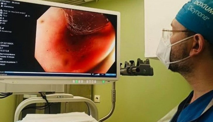 Мъжът е интубиран незабавно, а дежурните екипи на най-голямата спешна болница в страната успели отстранят застрашаващия живота му предмет