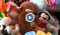 Деца даряват свои играчки за болни връстници